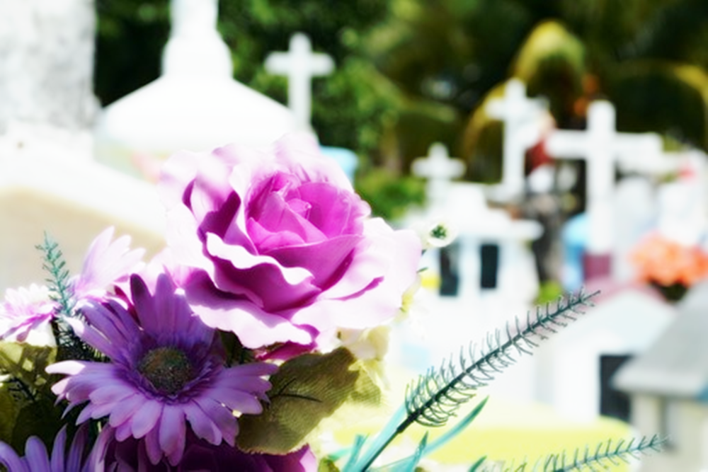 Wake and Funeral Etiquette Guide: When and What to Give as Sympathy Gifts